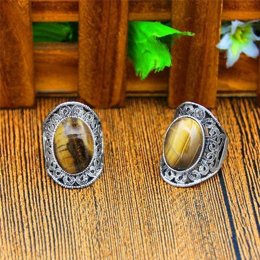 Vue de profil de la bague Œil de tigre en argent