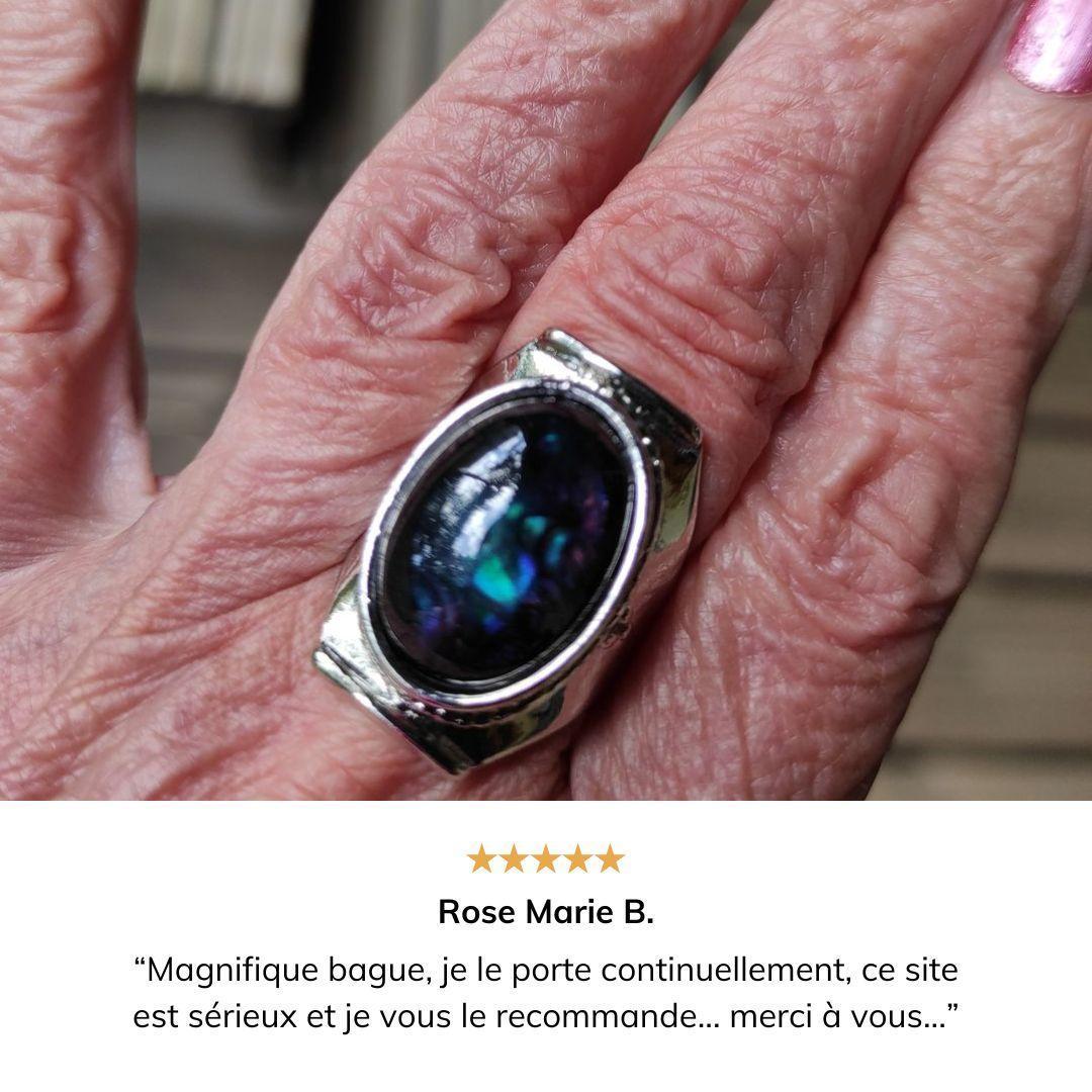 Vue de dessus de la bague en labradorite antique