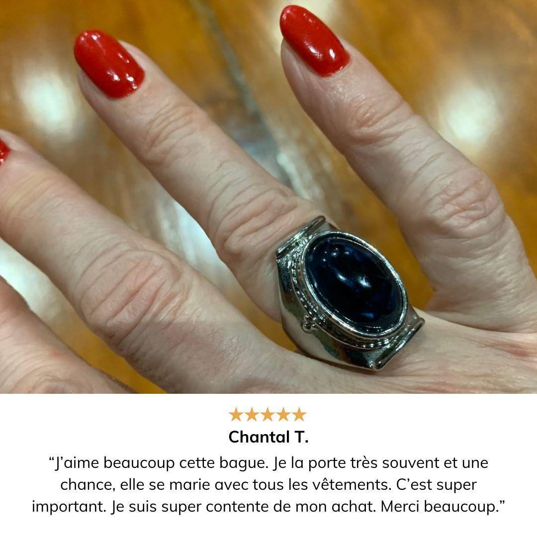 Bague en labradorite avec détails de sertissage