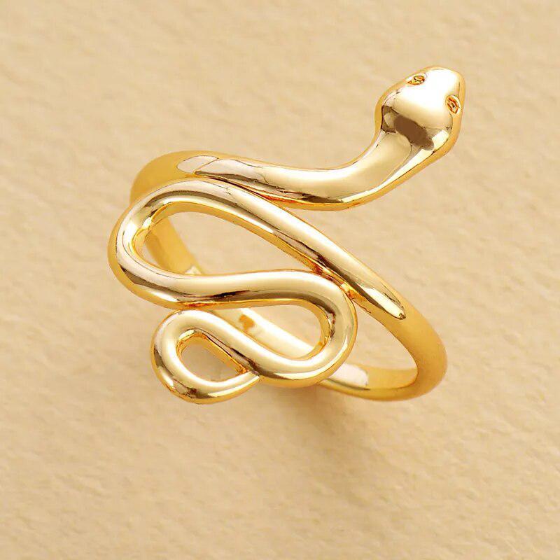 Vue d'ensemble de la bague serpent élégante