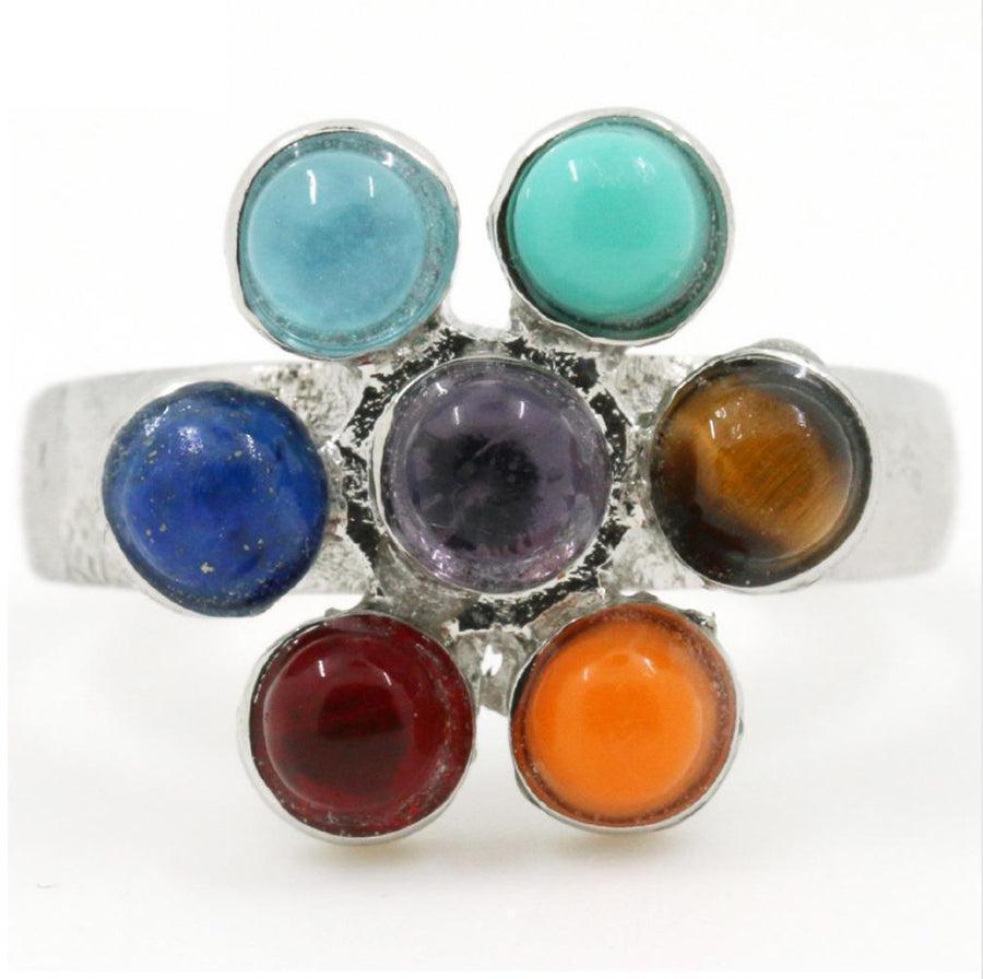 Détail du motif fleur de vie sur la bague