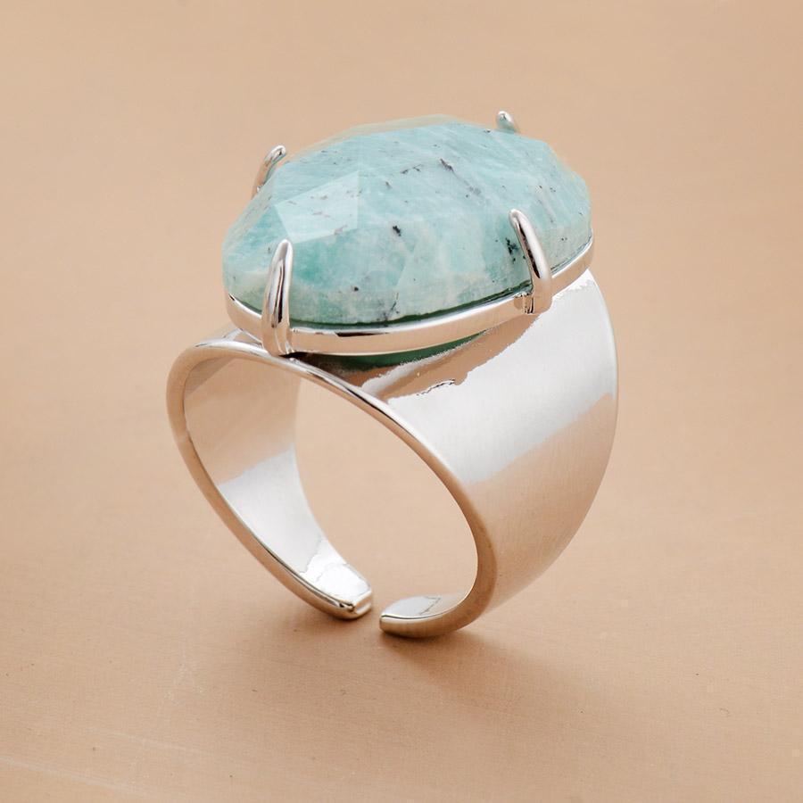 Vue rapprochée de la pierre d'Amazonite polie