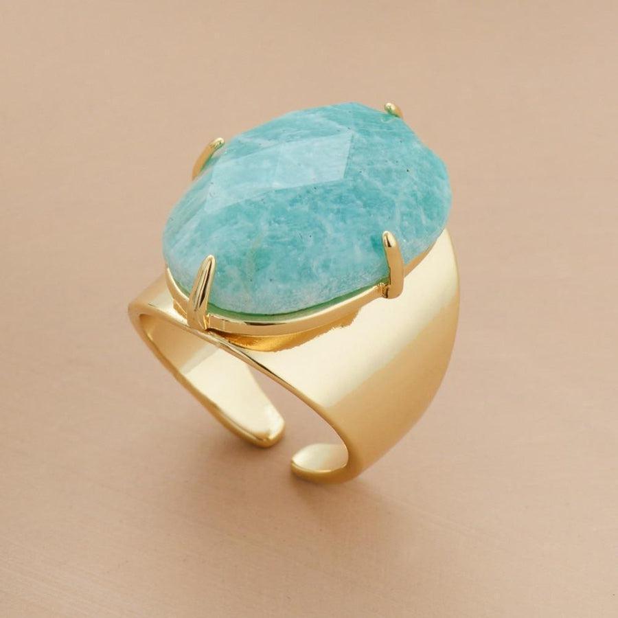 Bague Amazonite cabochon montrée dans une boîte