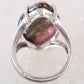 Bague en Rhodonite rose sur fond blanc