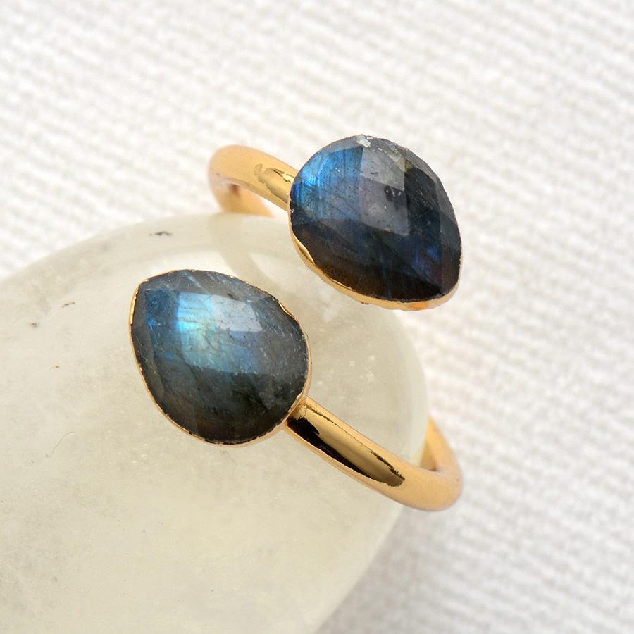 Bague réglable avec deux labradorites en forme de goutte