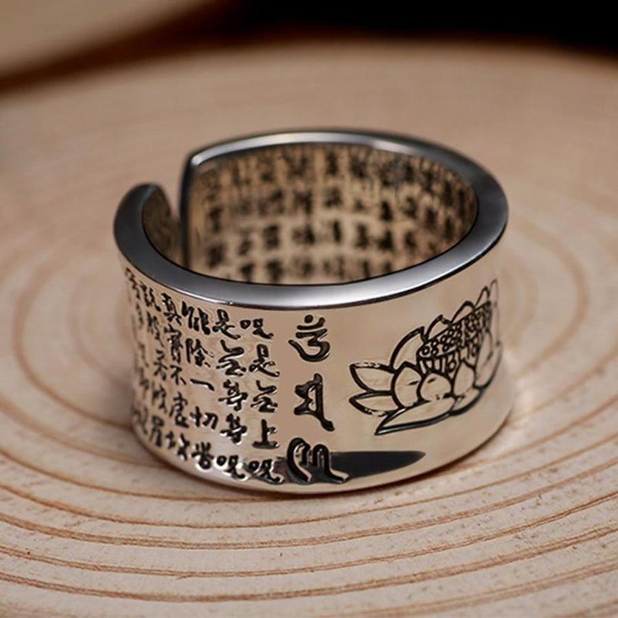 Bague en argent avec gravure de caractères noirs
