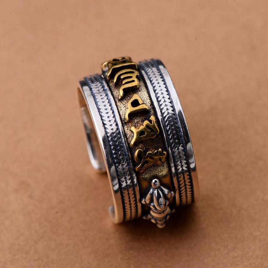 Bague tibétaine ajustable montrant les deux tons distincts