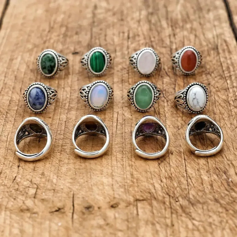 Bague ajustable avec pierre d'aventurine verte, vue de côté