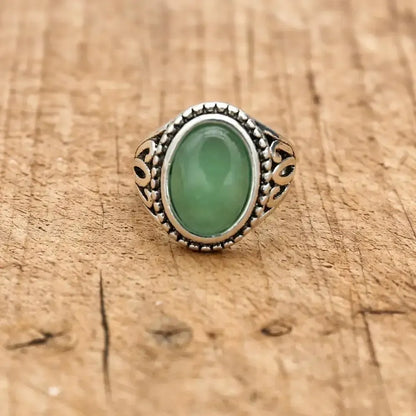 Bague en howlite blanche, design épuré et moderne