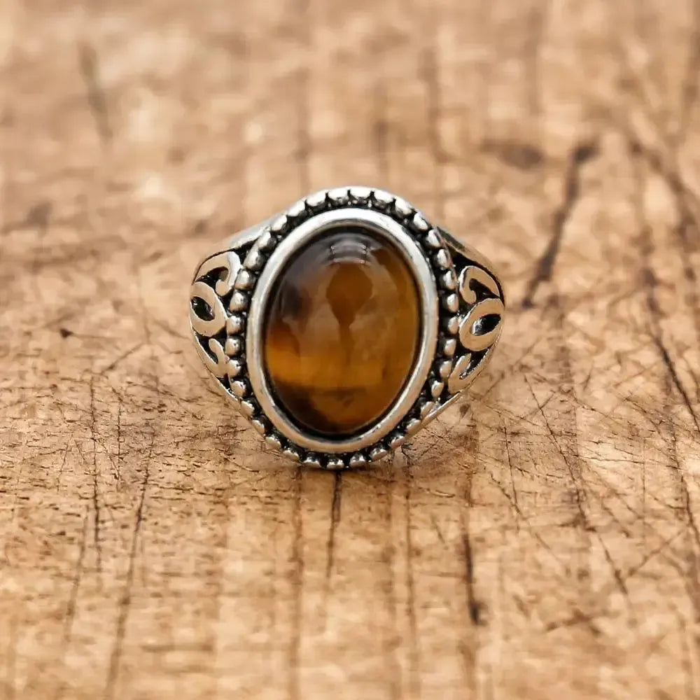 Bague en épidote, pierre verte sur monture élégante