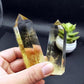 Vue d'ensemble de la baguette en citrine, posée à plat