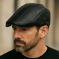 Béret en cuir noir avec coutures subtiles