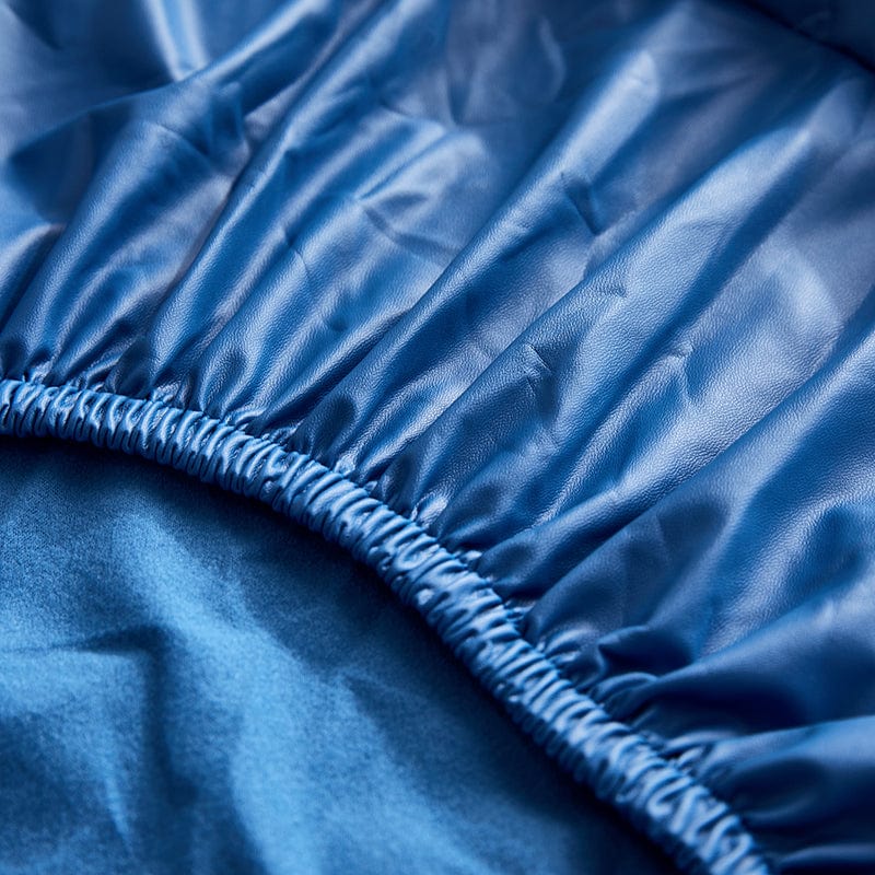 Détail de la finition luxueuse en simili cuir bleu