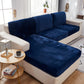 Housse en velours bleu sur coussin de canapé