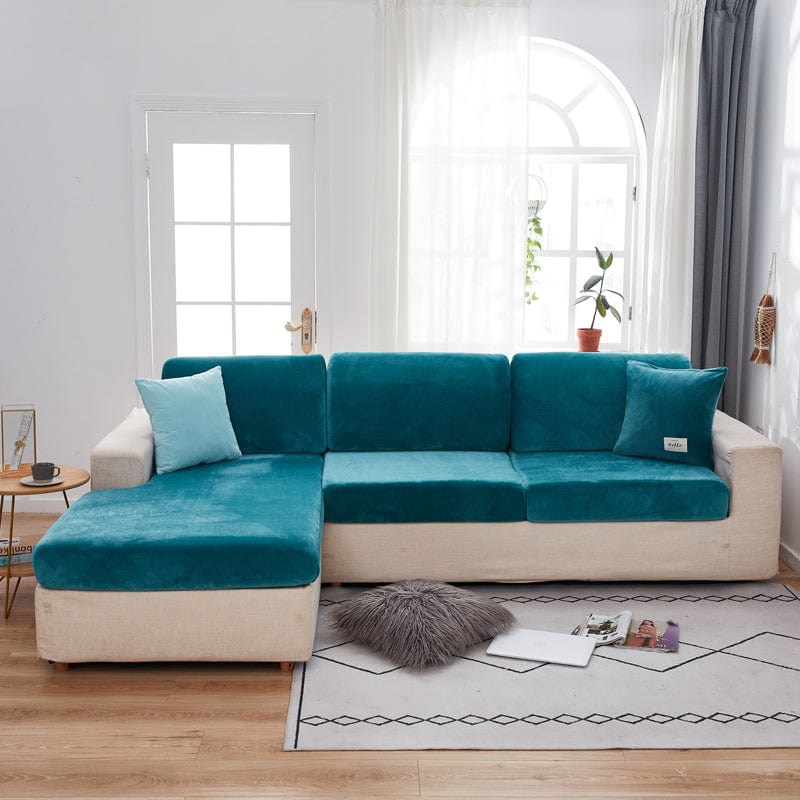 Gros plan sur la texture douce de la housse en velours bleu