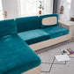 Vue rapprochée de la housse en velours bleu, détails du tissu