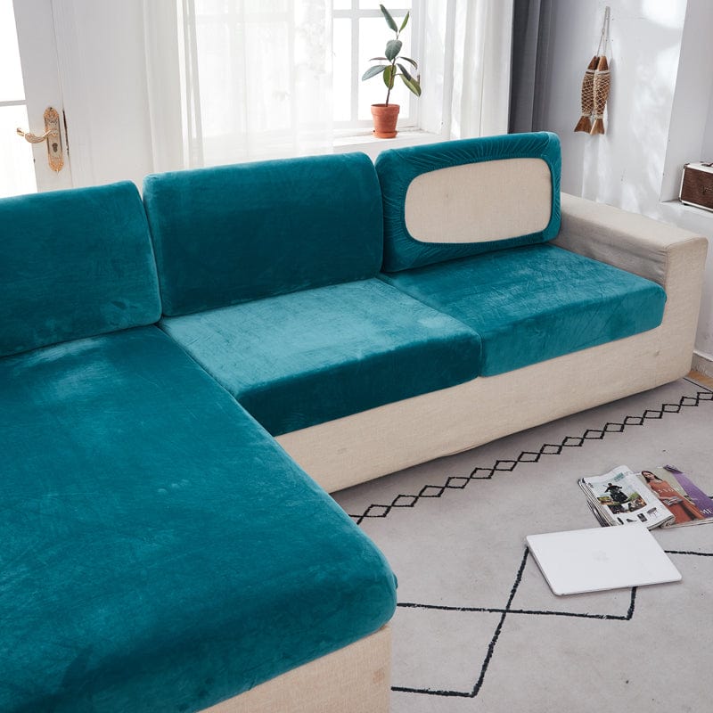 Vue rapprochée de la housse en velours bleu, détails du tissu