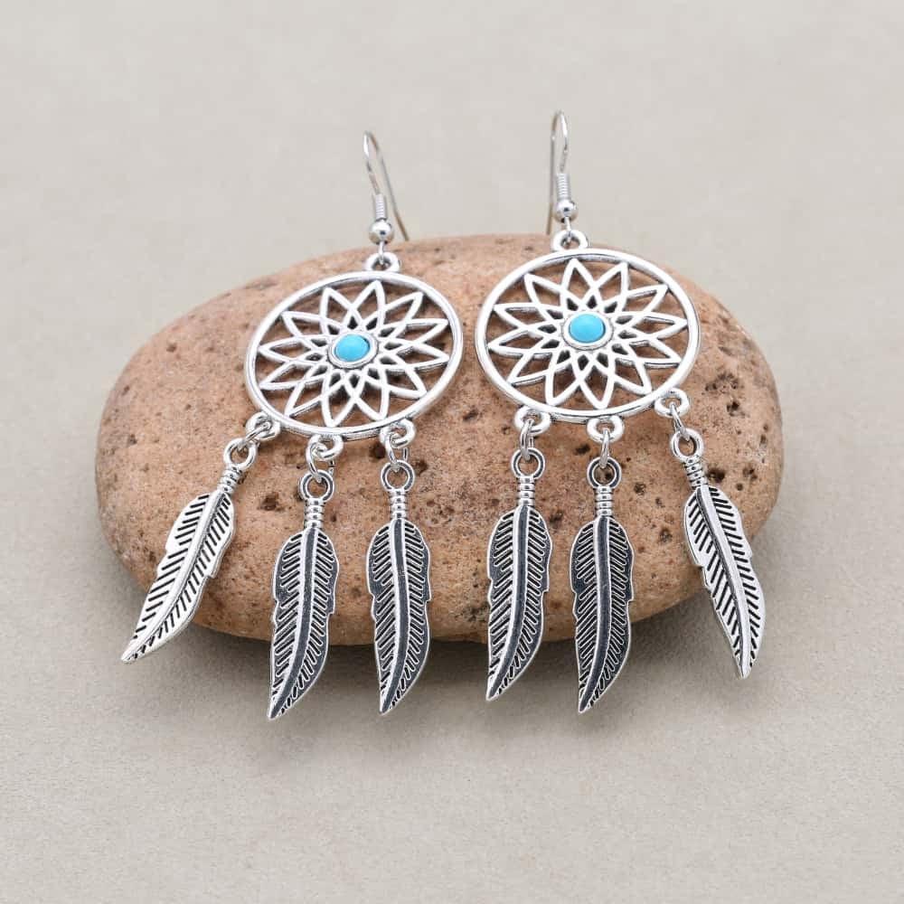 Vue d'ensemble des boucles d'oreilles attrape-rêve bohème