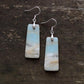 Gros plan sur les pierres d'amazonite des boucles