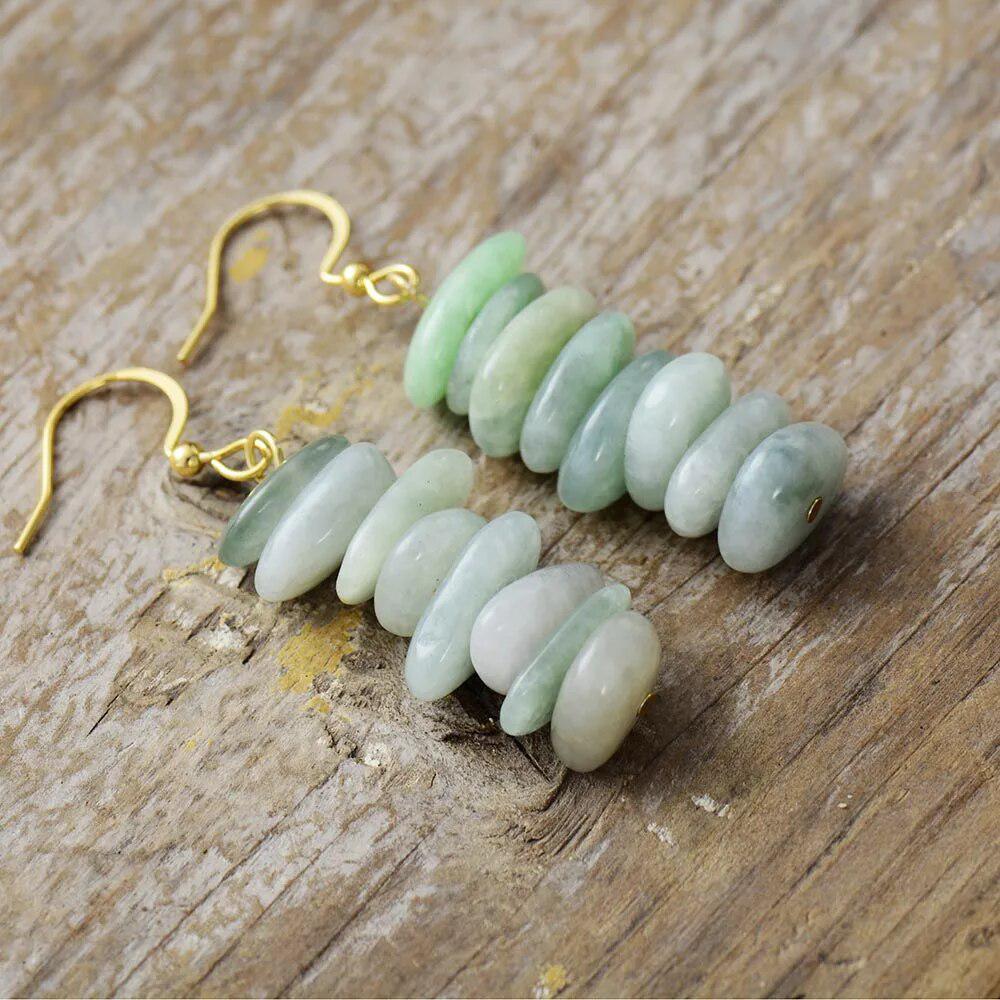 Boucles d'oreilles en jade sur support doré crochet