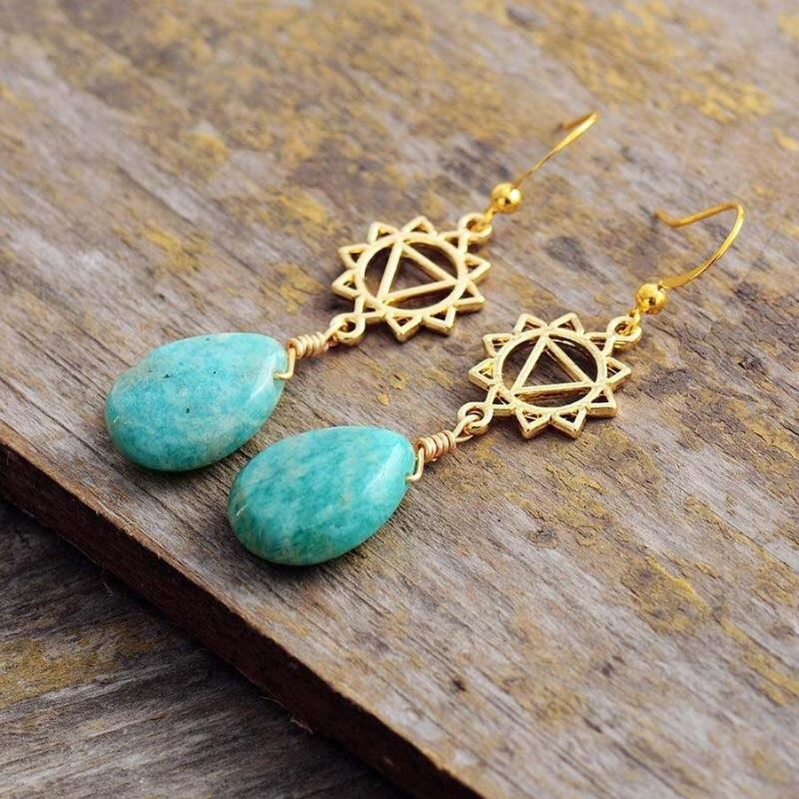 Détail des pierres d'Amazonite sur les boucles d'oreilles