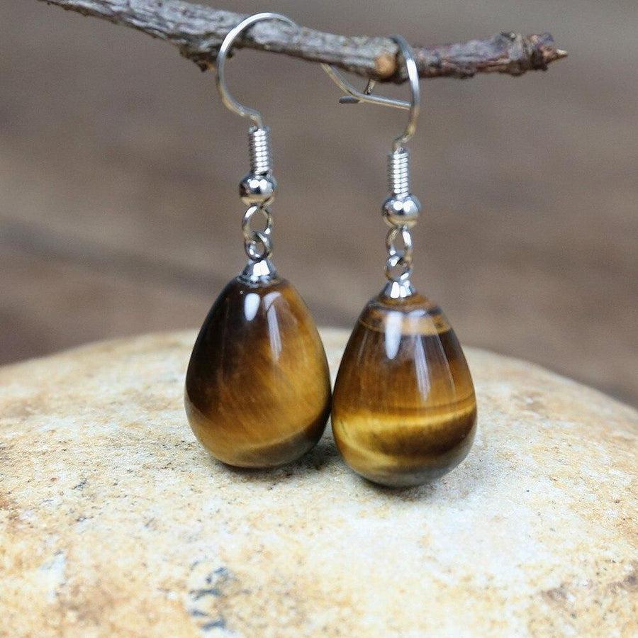 Boucles d'oreilles Œil de tigre suspendues, vue de face