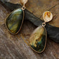 Vue rapprochée des reflets irisés de la labradorite