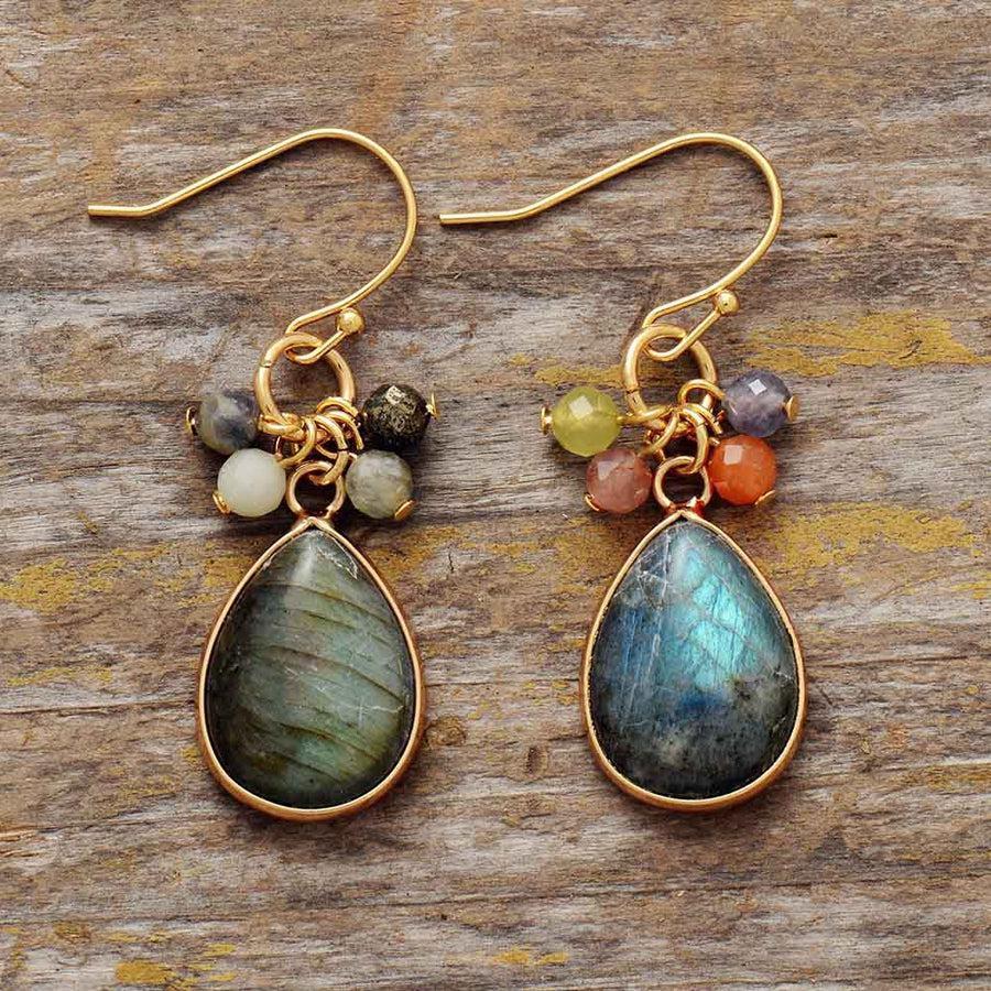 Boucles d'oreilles pendantes en labradorite avec perles colorées