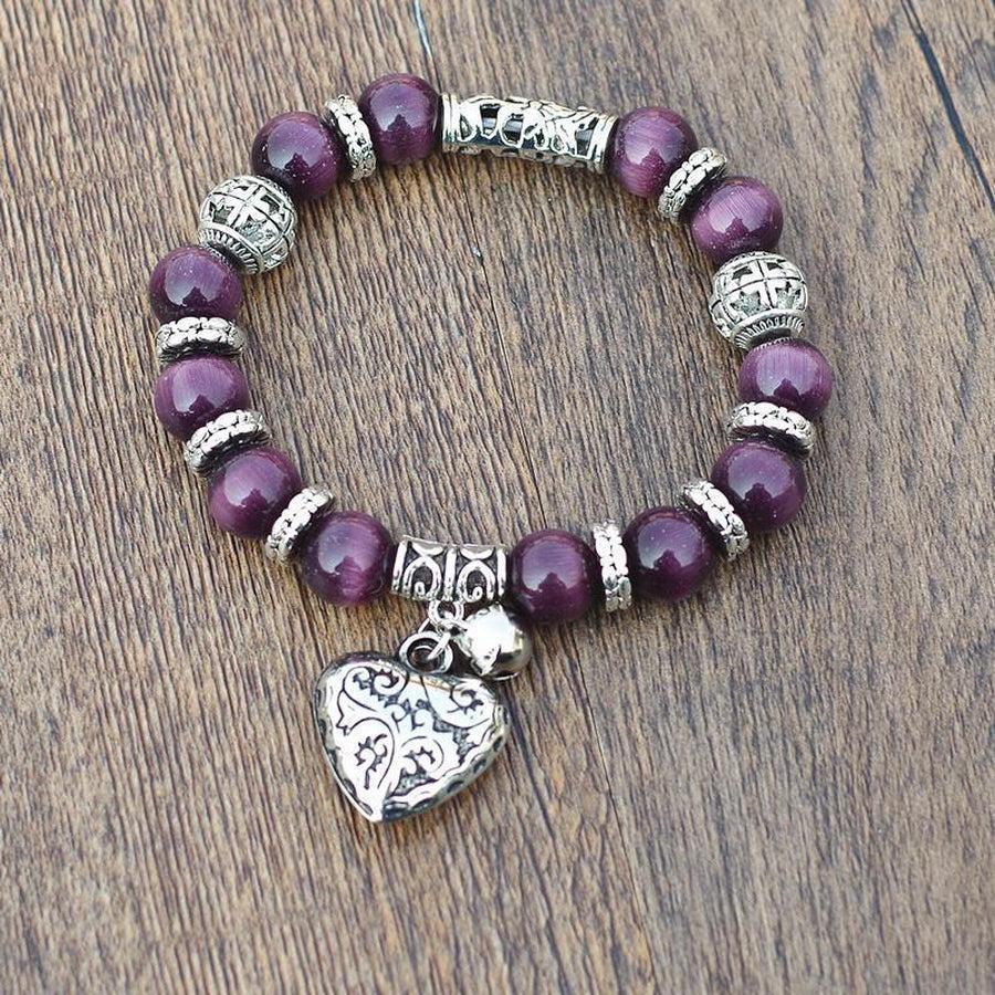 Bracelet en améthystes avec pendentif cœur en gros plan