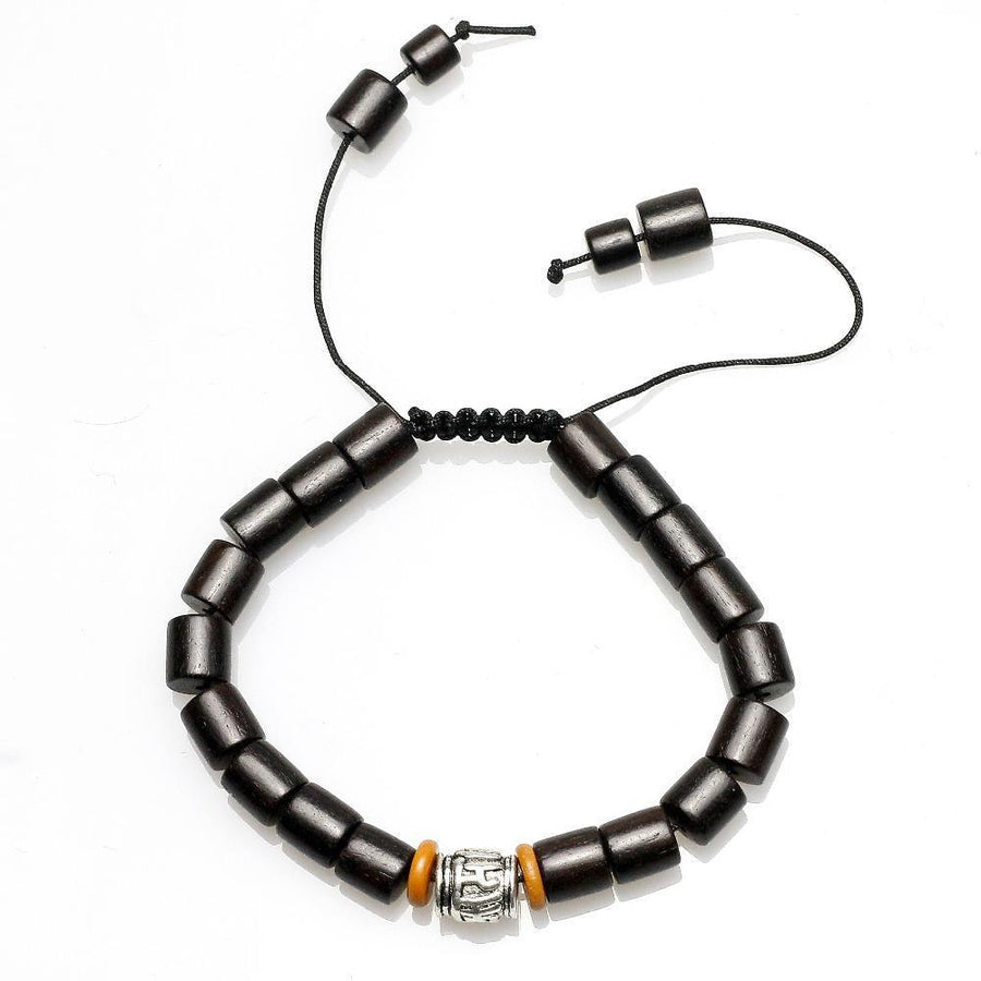 Détail du nœud coulissant ajustable du bracelet