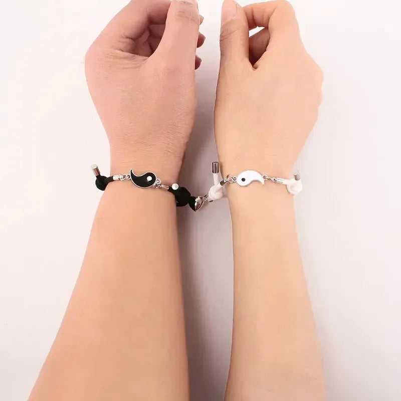 Bracelet Yin Yang avec corde tressée rouge et noire