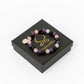 Vue rapprochée des perles de quartz rose et onyx noir