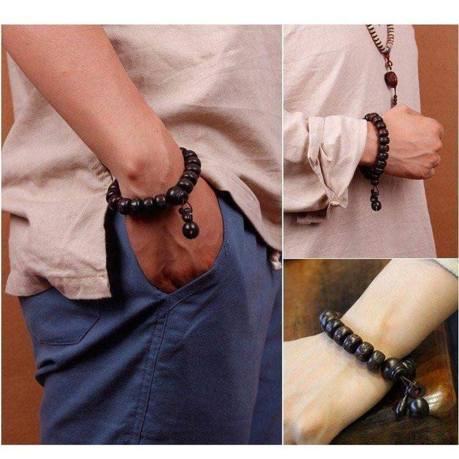 Bracelet tibétain enroulé, mettant en valeur les perles