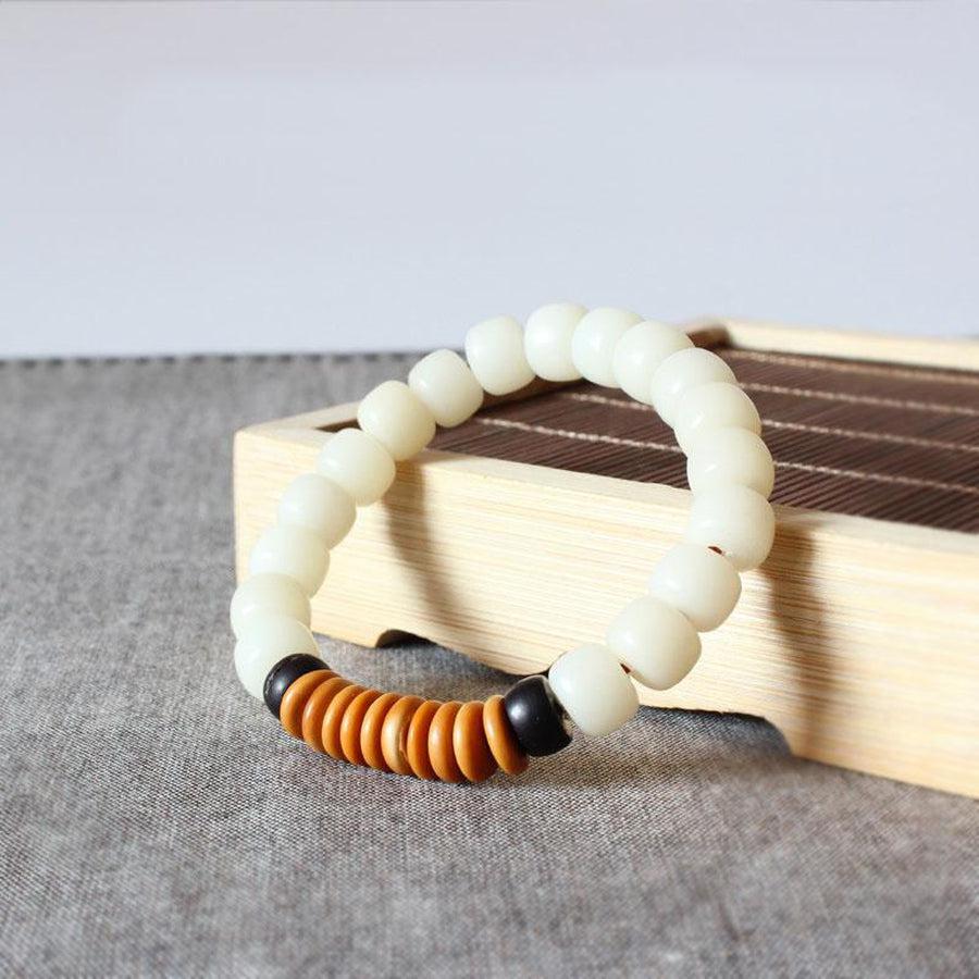 Vue d'ensemble du bracelet en matériaux naturels