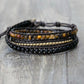 Vue d'ensemble du bracelet en cuir avec pierres protectrices