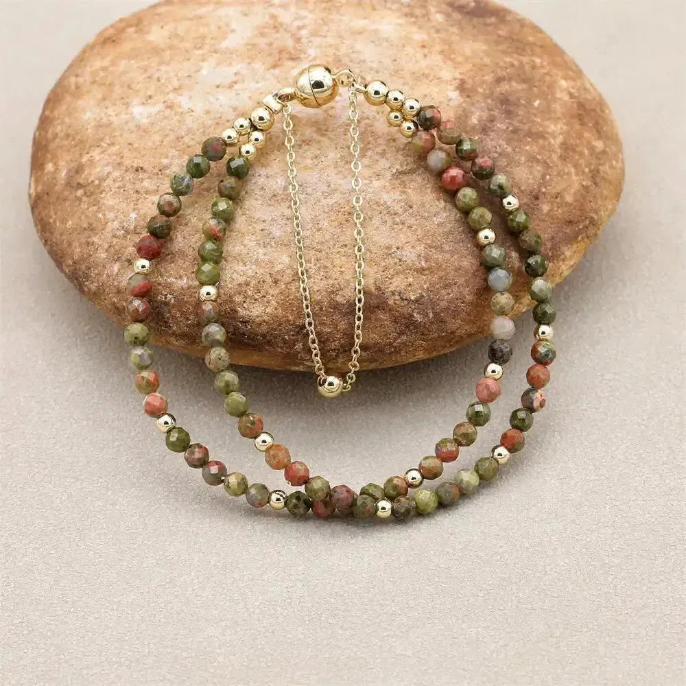 Détail des pierres de 3 mm du bracelet double rangs