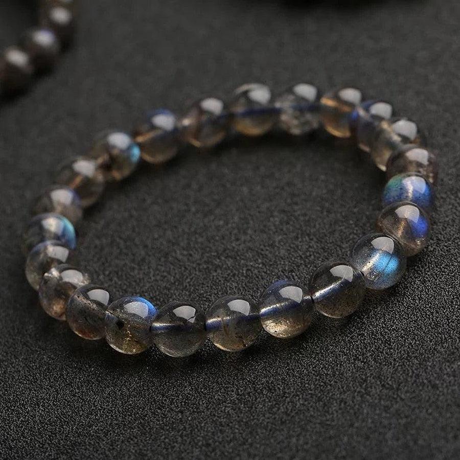 Vue latérale du bracelet montrant les nuances grises