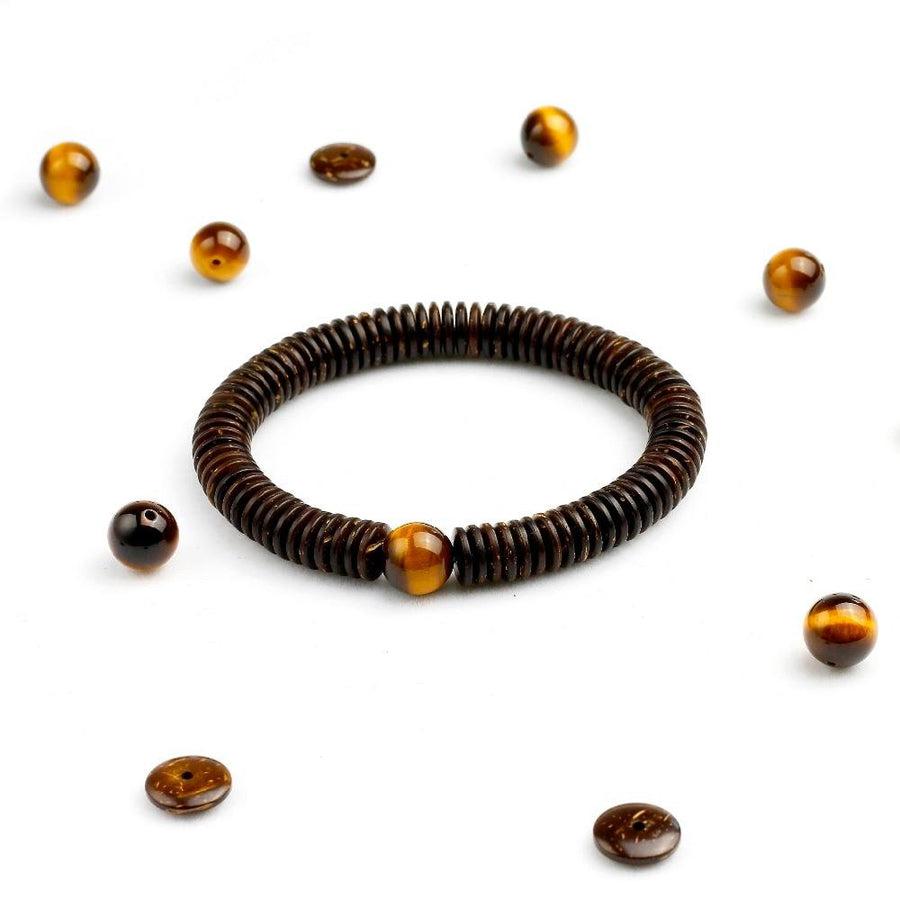 Gros plan sur les perles polies du bracelet