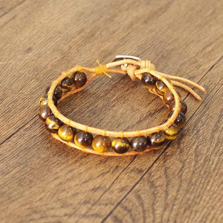 Bracelet en cuir avec pierres Œil de tigre, vue rapprochée