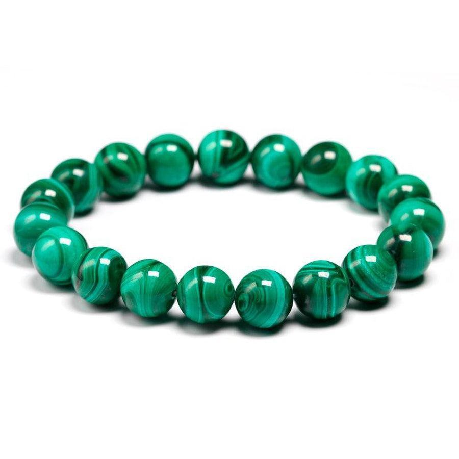 Vue d'ensemble du bracelet en malachite sur fond neutre