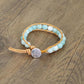 Bracelet en perles d'Amazonite sur cuir, vue de côté