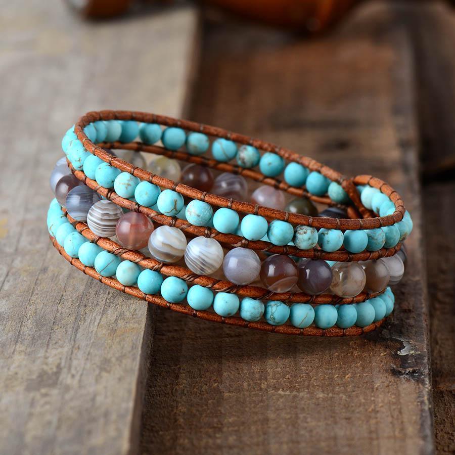 Bracelet manchette en perles turquoise et jaspe sur cuir