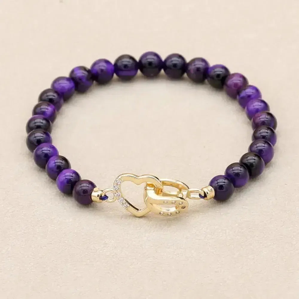 Bracelet enroulé, accent sur la texture des perles bleues
