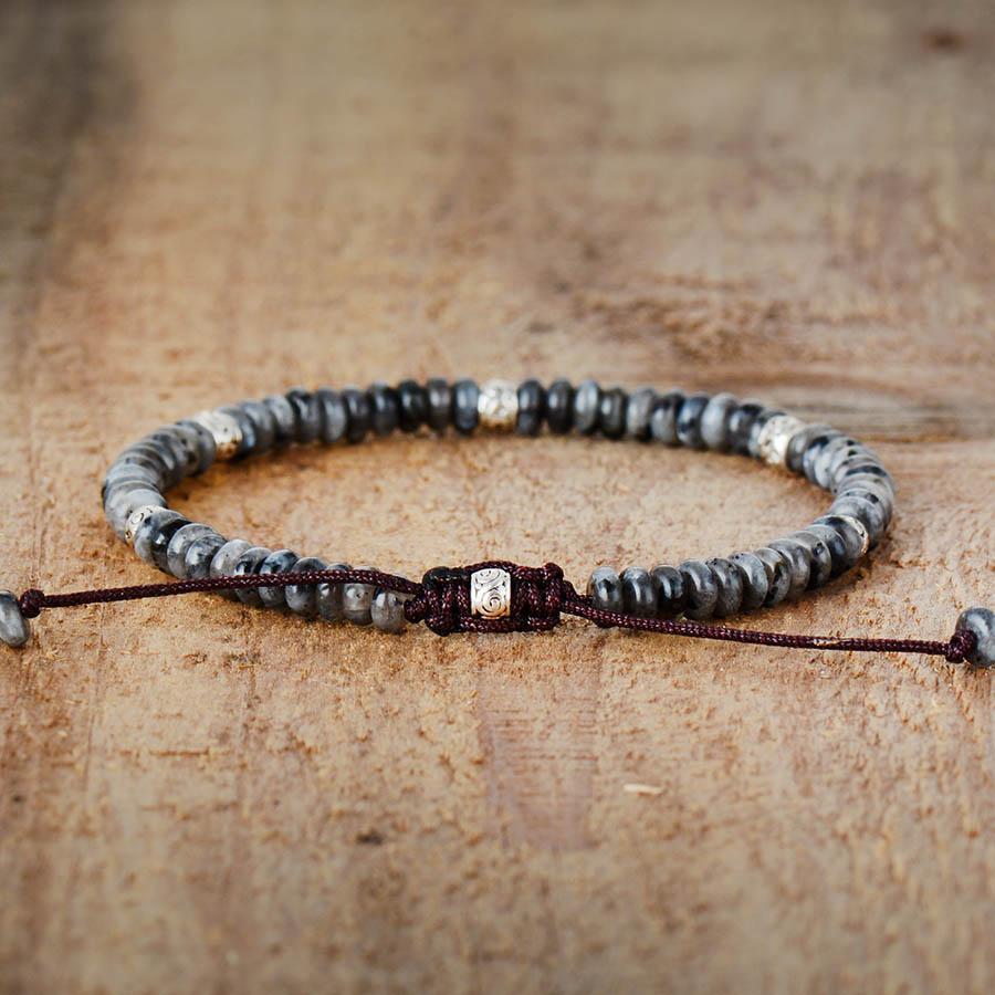 Bracelet jaspe naturel avec perles argentées sculptées