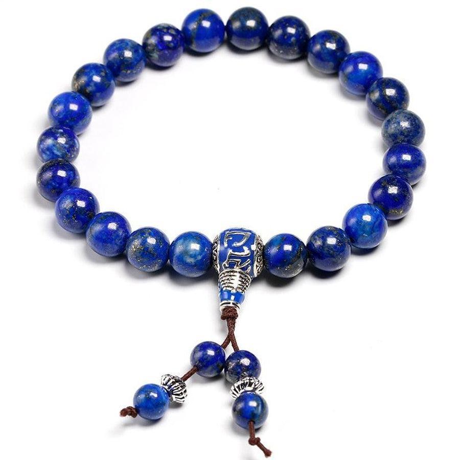 Vue rapprochée du bracelet en pierres bleues Lapis Lazuli