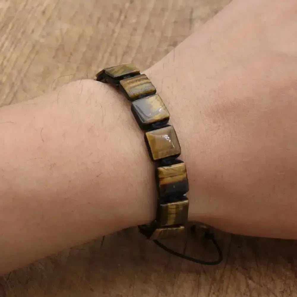Bracelet en Œil de tigre avec lumière naturelle