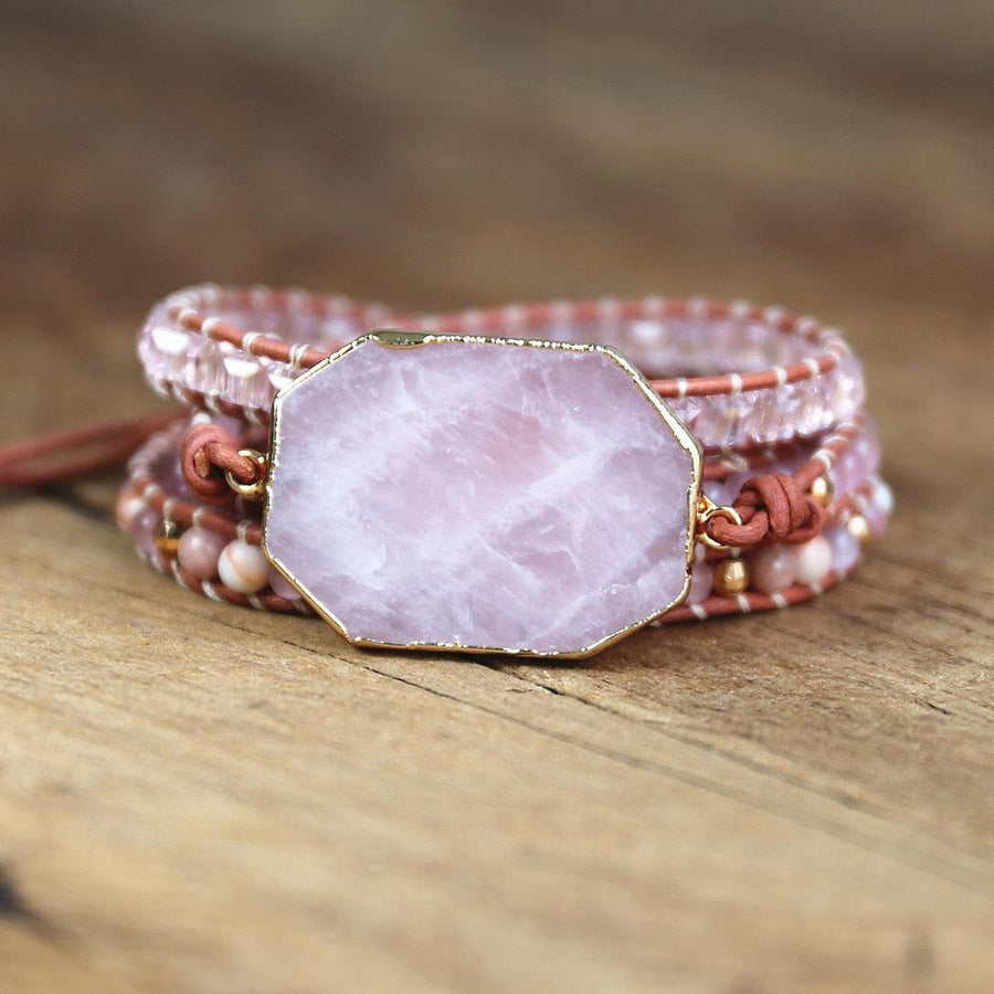 Bracelet bohème avec perles de tailles et formes variées