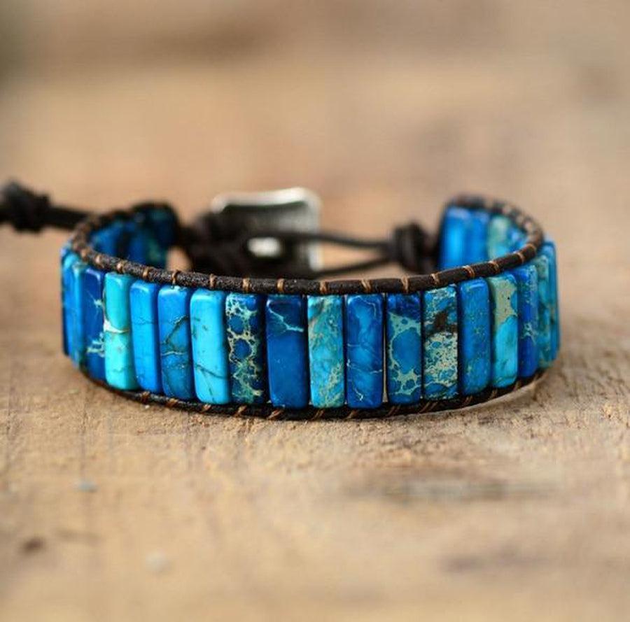 Vue d'ensemble du bracelet en cuir et agate bleue