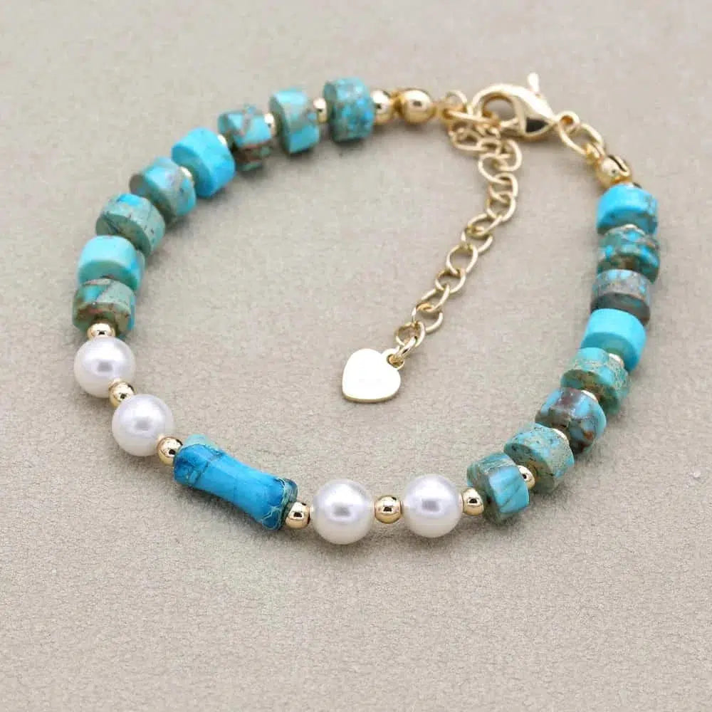 Bracelet posé sur une surface, mettant en valeur ses couleurs apaisantes