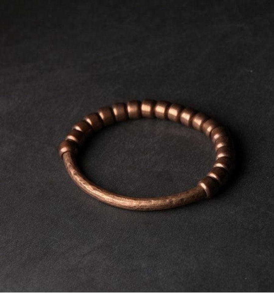 Bracelet en cuivre extensible, perles polies et martelées